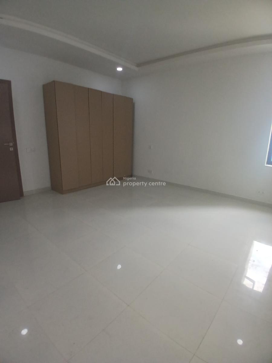 Newly Built and Serviced with 24/7 Power Supply 2 Bedroom En-suite Fla, Lekki Phase 1, Lekki, Lagos, Flat / Apartment for Rent