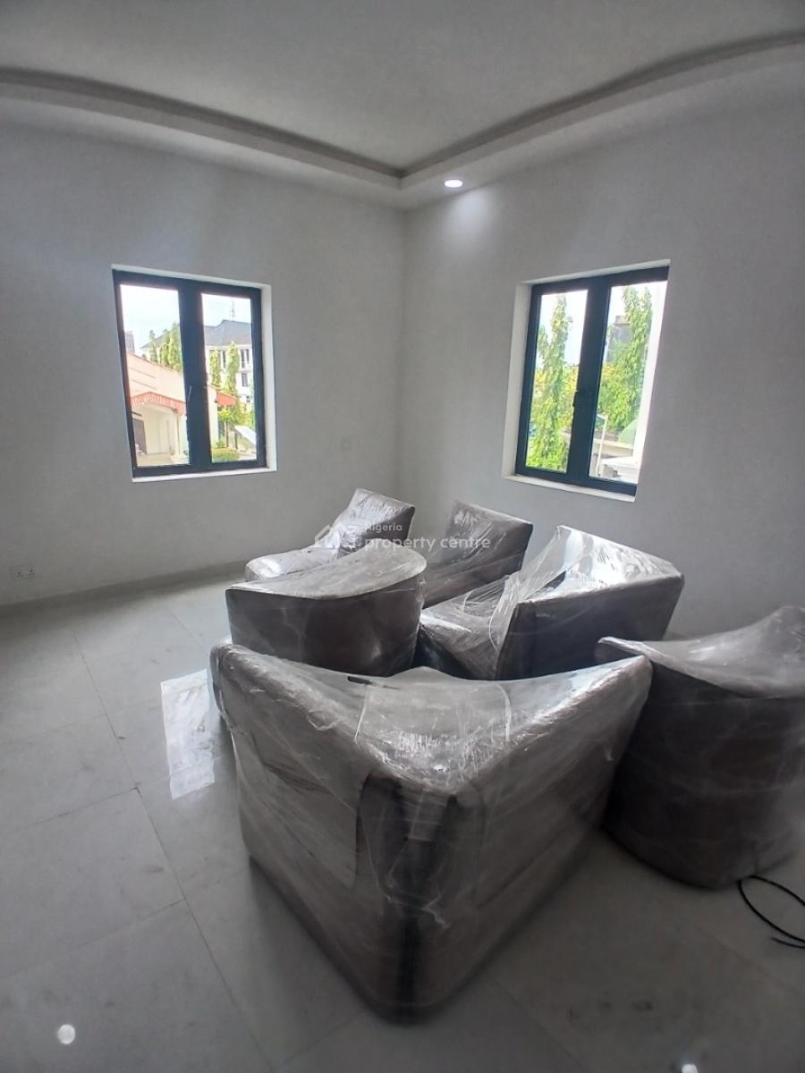 Newly Built and Serviced with 24/7 Power Supply 2 Bedroom En-suite Fla, Lekki Phase 1, Lekki, Lagos, Flat / Apartment for Rent