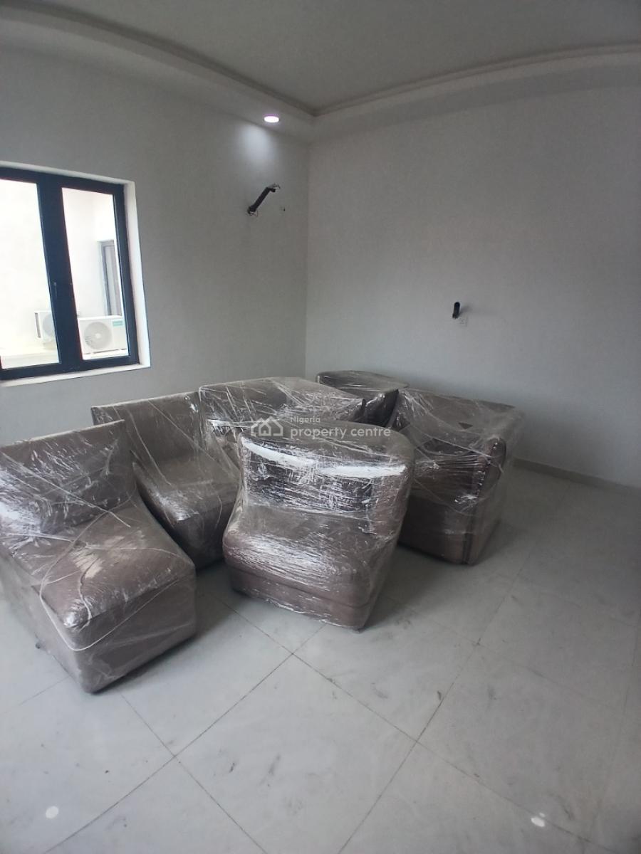 Newly Built and Serviced with 24/7 Power Supply 2 Bedroom En-suite Fla, Lekki Phase 1, Lekki, Lagos, Flat / Apartment for Rent