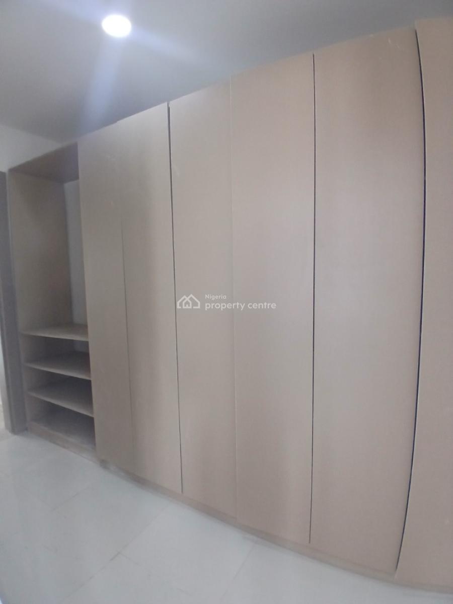 Newly Built and Serviced with 24/7 Power Supply 2 Bedroom En-suite Fla, Lekki Phase 1, Lekki, Lagos, Flat / Apartment for Rent