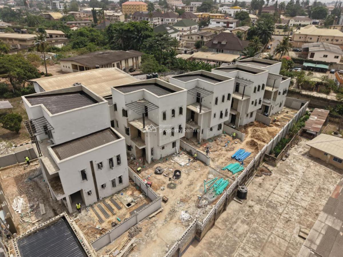 5units 4bedrooms  Triplex Fully Detached Home with 2 Living Rooms , St, Location:-old Bodija, Ibadan, Oyo, House for Sale