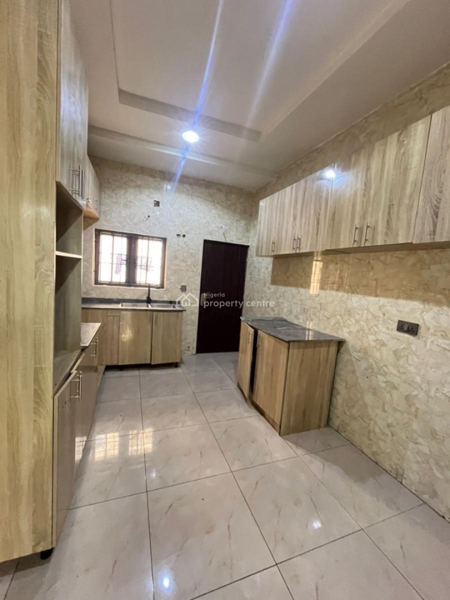 4 Bedroom Terrace Duplex and a Bq, Guzape District, Abuja, Terraced Duplex for Rent