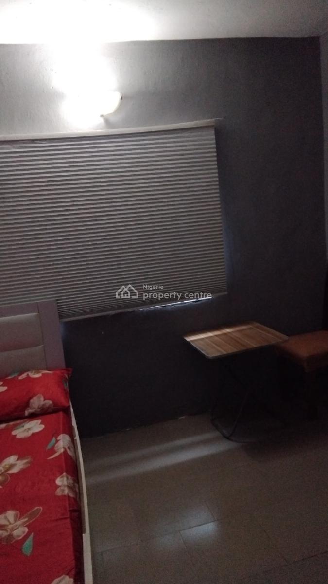 Spacious Private En-suite Room in a Quiet 2-bed Flat - Direct Owner, Badore, Ajah, Lagos, Flat / Apartment for Rent