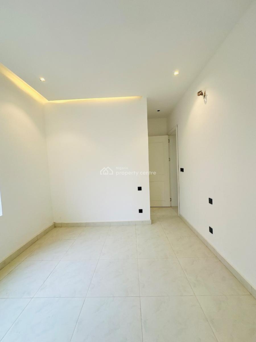 Unfurnished 4 Bedroom Semi Detached Duplex with Bq, Lekki Phase 1, Lekki, Lagos, Semi-detached Duplex for Sale