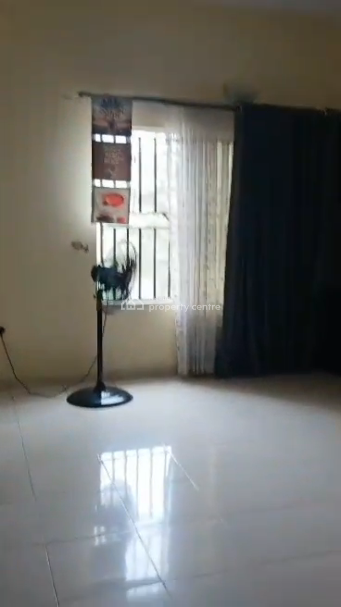 Distress 3 Bedroom  with a Bq, Lekki Gardens Phase 1 Lagos, Lekki Phase 1, Lekki, Lagos, Flat / Apartment for Sale