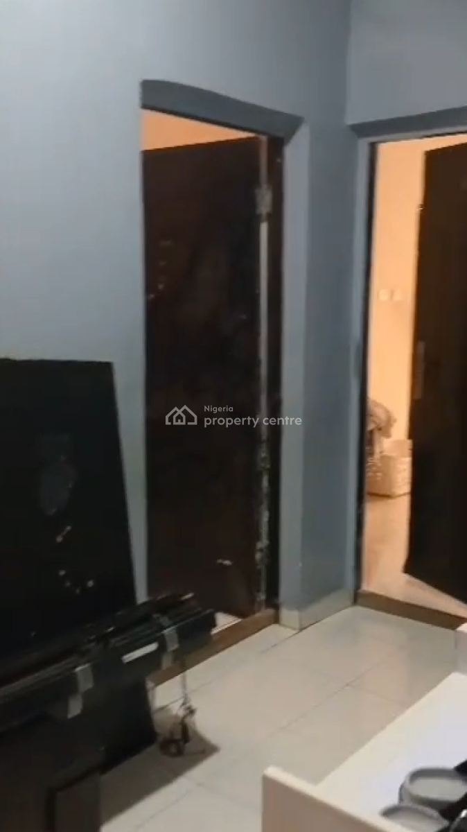 Distress 3 Bedroom  with a Bq, Lekki Gardens Phase 1 Lagos, Lekki Phase 1, Lekki, Lagos, Flat / Apartment for Sale