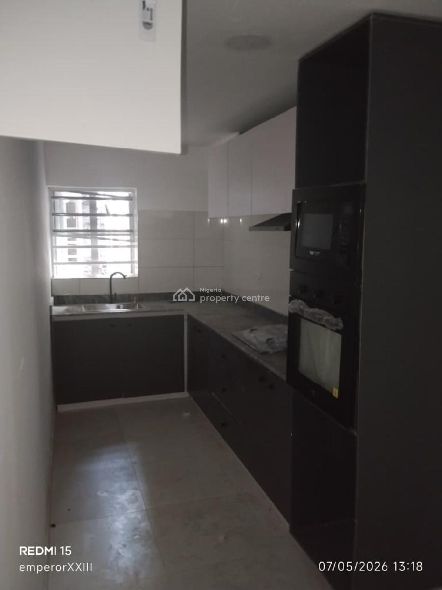 New 2bedroom with 24hours Light Elevator Gym Secured Estate, Off Freedom Way, Lekki Phase 1, Lekki, Lagos, Flat / Apartment for Rent