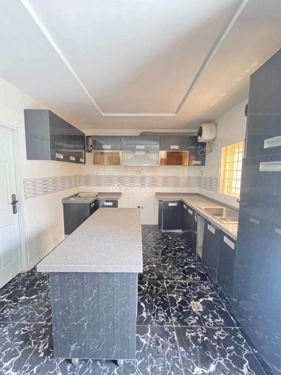 4 Bedroom Terrace Duplex and a Bq, Guzape District, Abuja, Terraced Duplex for Sale