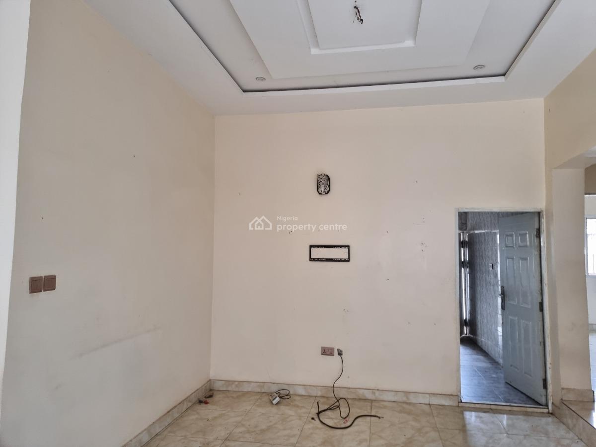 Smart 2 Bedrooms Apartment, Off Von Road, Lugbe District, Abuja, Semi-detached Bungalow for Rent
