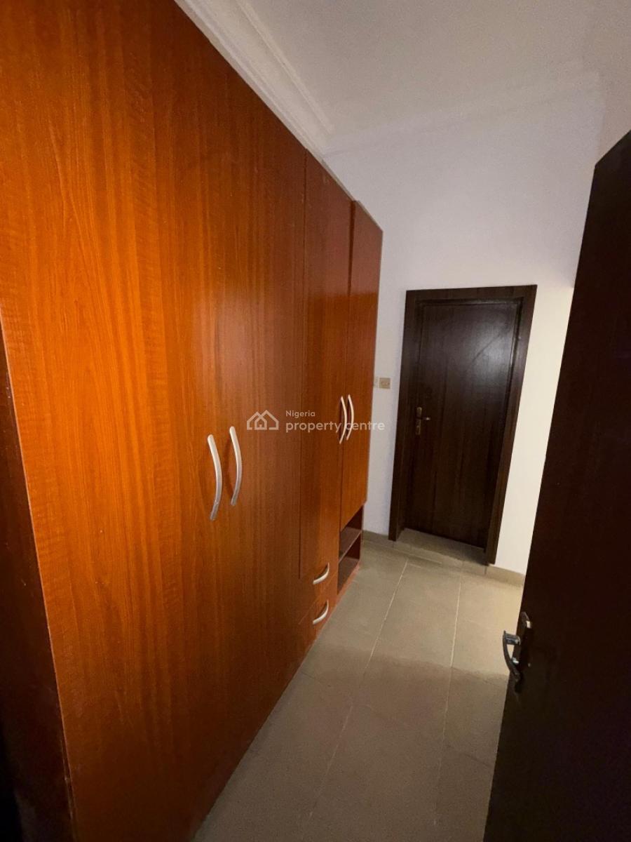 Executive 3-bedroom Apartment, Off Freedom Way, Lekki Phase 1, Lekki, Lagos, Flat / Apartment for Rent