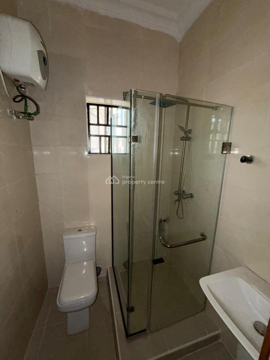Executive 3-bedroom Apartment, Off Freedom Way, Lekki Phase 1, Lekki, Lagos, Flat / Apartment for Rent
