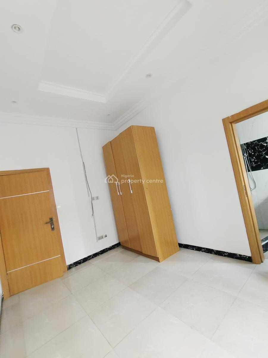 Sharp and Standard 3 Bedrooms Apartment, After Lbs Sangotedo, Ajah, Lagos, Flat / Apartment for Rent
