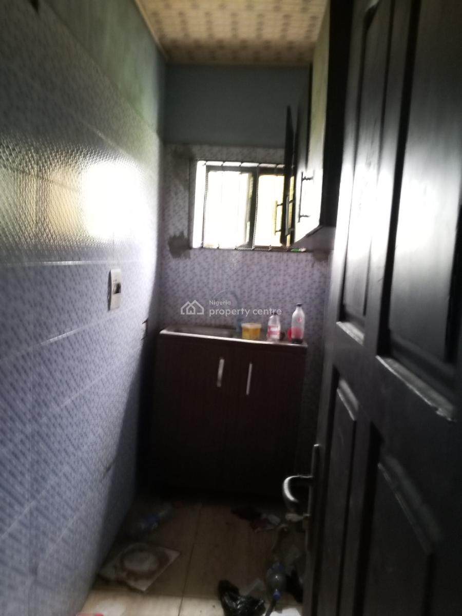 Clean 2 Bedroom, Hotel Bus Stop Bucknor Estate Jakande Axis., Isolo, Lagos, Flat / Apartment for Rent