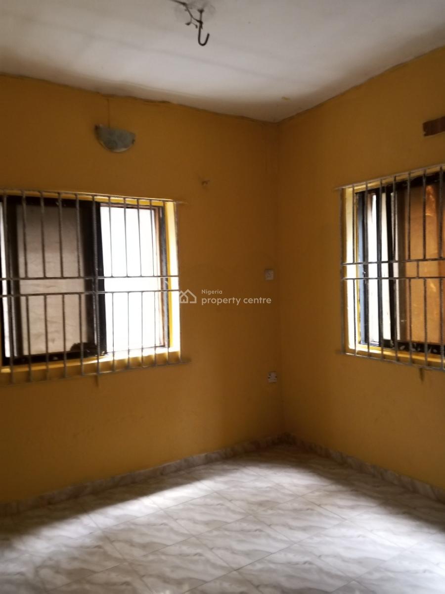 Clean 2 Bedroom, Hotel Bus Stop Bucknor Estate Jakande Axis., Isolo, Lagos, Flat / Apartment for Rent