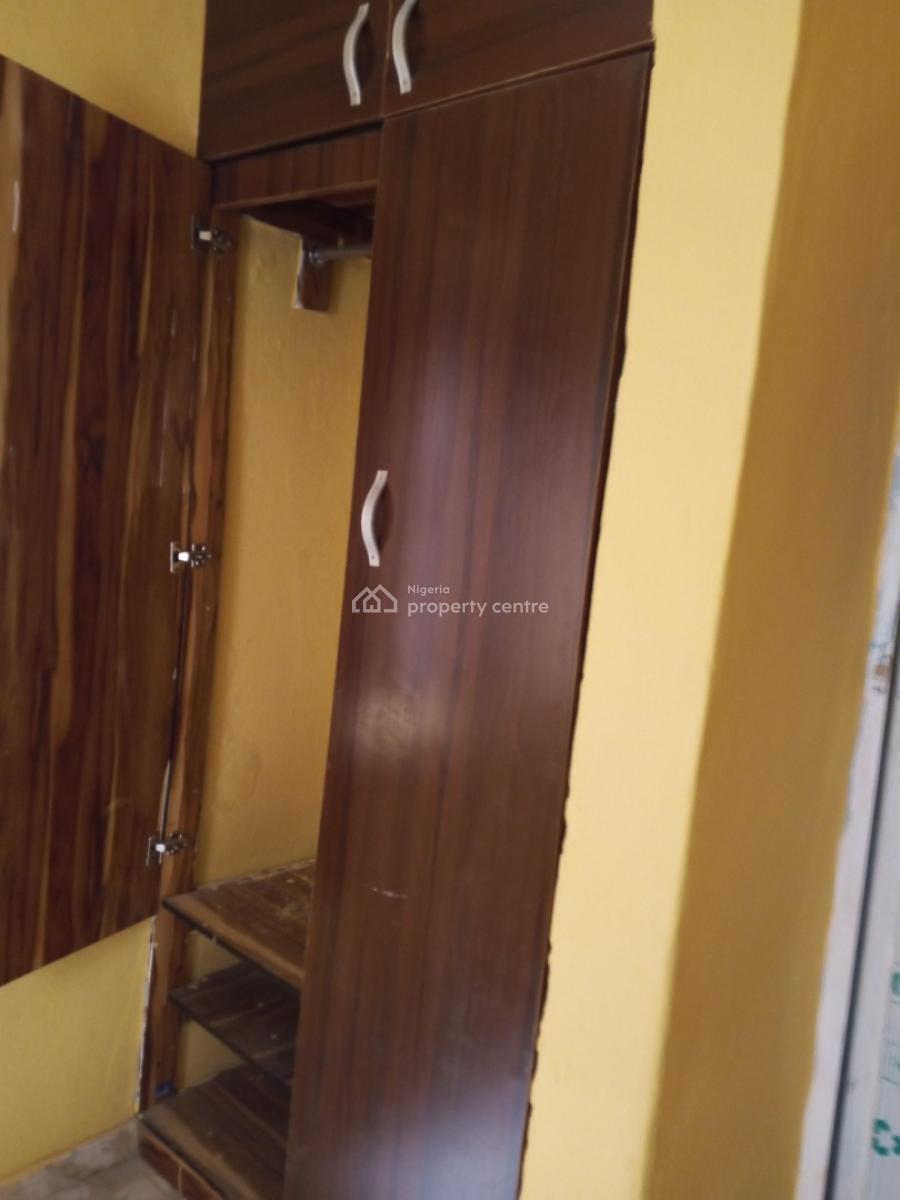 Clean 2 Bedroom, Hotel Bus Stop Bucknor Estate Jakande Axis., Isolo, Lagos, Flat / Apartment for Rent