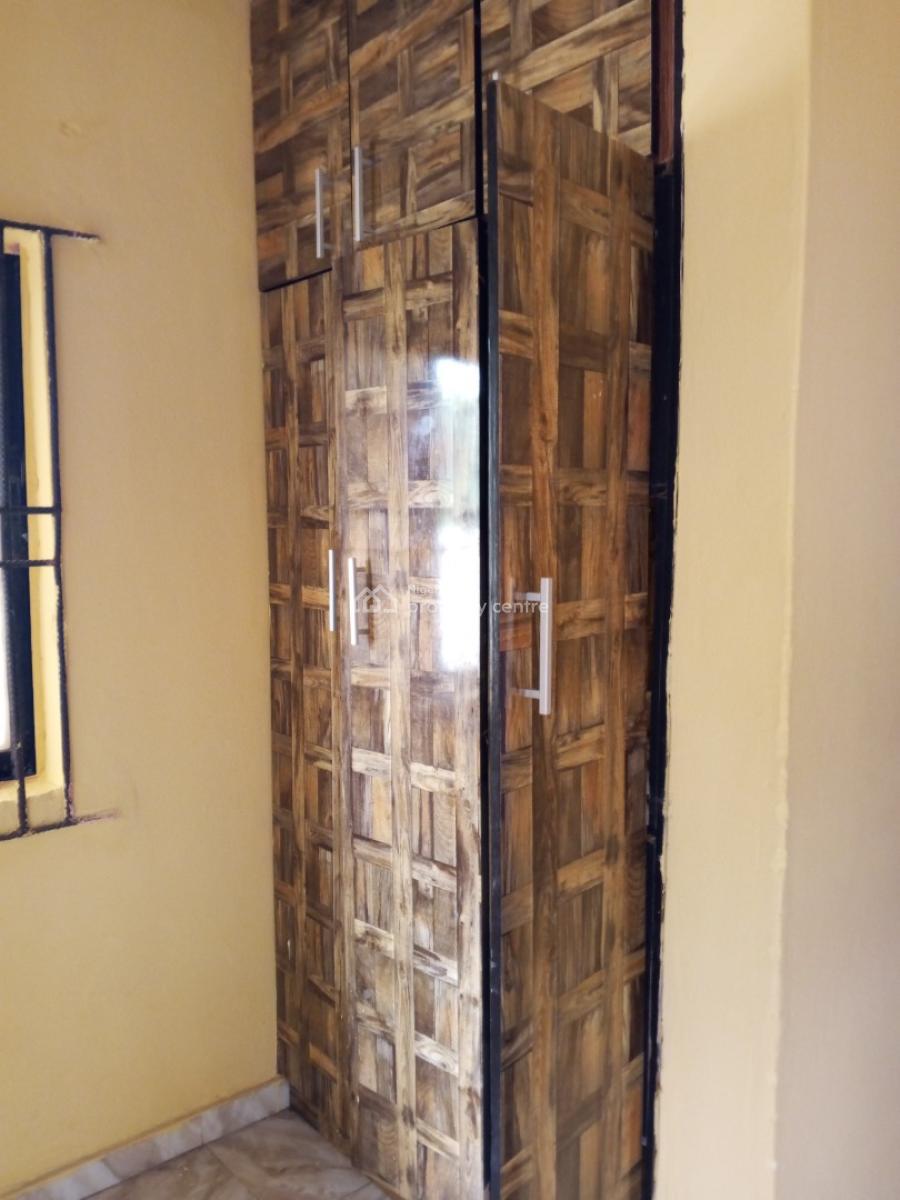 Clean 2 Bedroom, Hotel Bus Stop Bucknor Estate Jakande Axis., Isolo, Lagos, Flat / Apartment for Rent