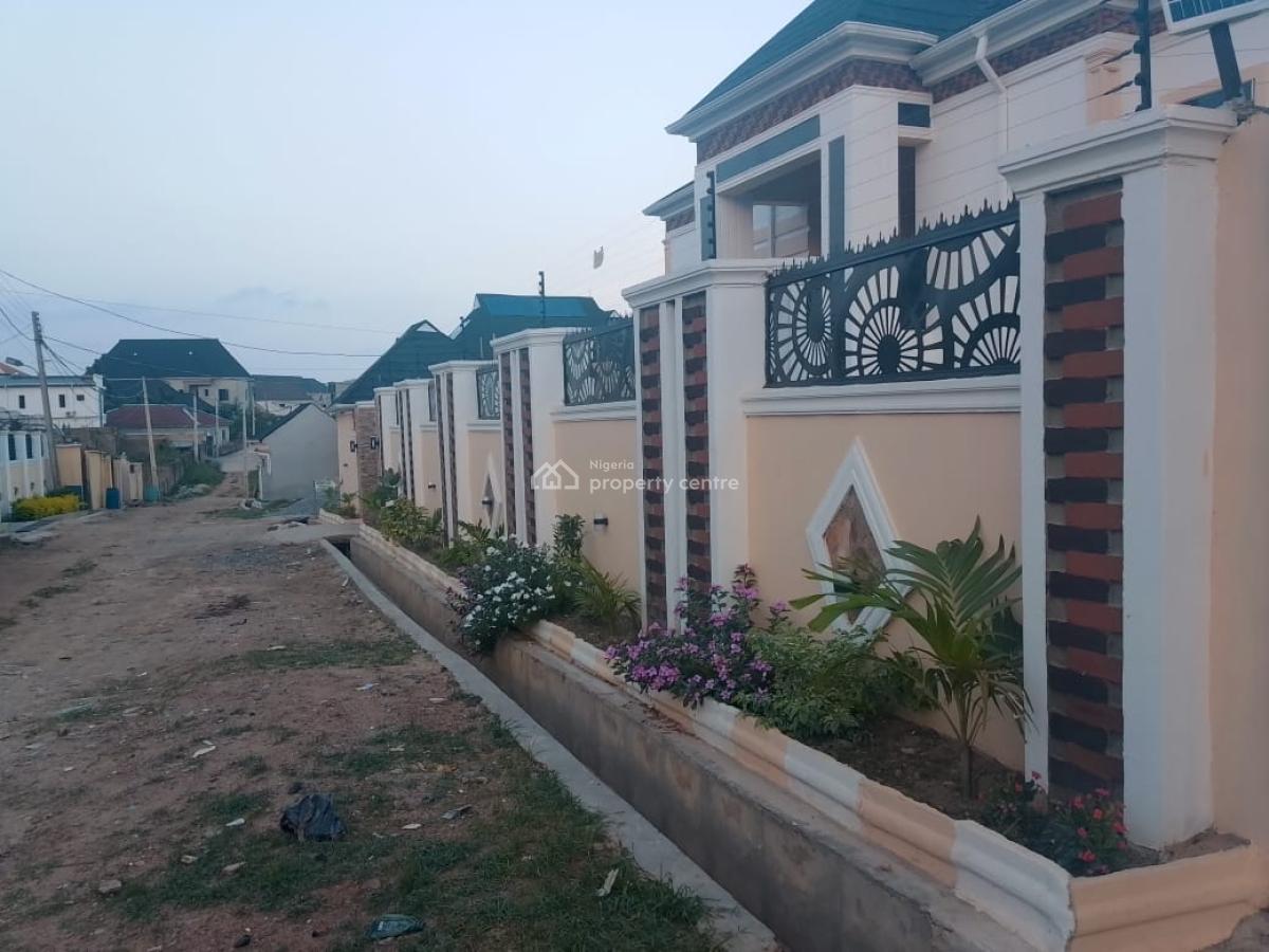 5 Bedroom Duplex with 2 Bedroom, Ibadan, Oyo, Detached Duplex for Sale