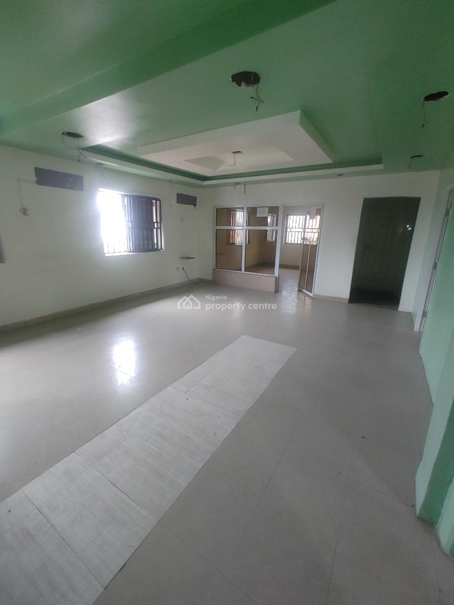 Spacious Shop Along Express Way. with 2 Toilet and 4 Rooms, Ogidan, Sangotedo, Ajah, Lagos, Shop for Rent