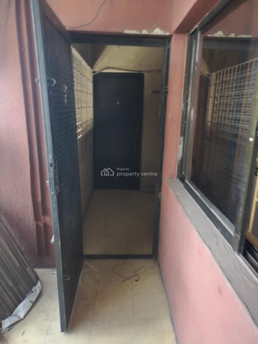 3 Bedroom Office Space in a Commercial Building, Off Herbert Macaulay /off Muritala Muhammed Way, Alagomeji, Yaba, Lagos, Office Space for Rent