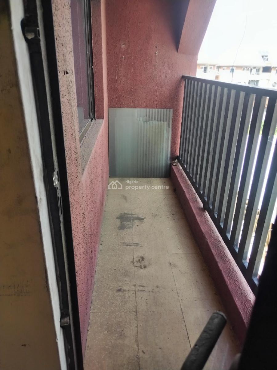 3 Bedroom Office Space in a Commercial Building, Off Herbert Macaulay /off Muritala Muhammed Way, Alagomeji, Yaba, Lagos, Office Space for Rent