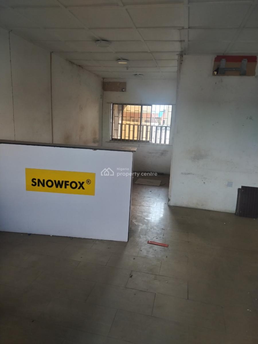 3 Bedroom Office Space in a Commercial Building, Off Herbert Macaulay /off Muritala Muhammed Way, Alagomeji, Yaba, Lagos, Office Space for Rent