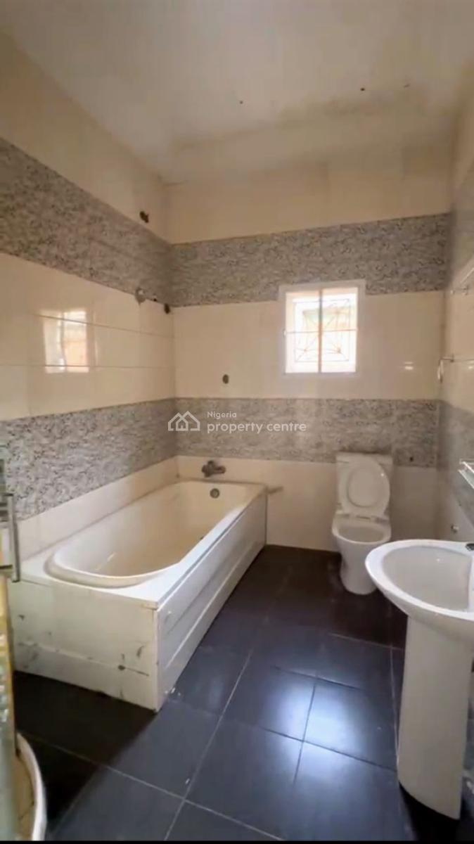 Spacious 3 Bedroom Flat, Sangotedo, Ajah, Lagos, Flat / Apartment for Rent