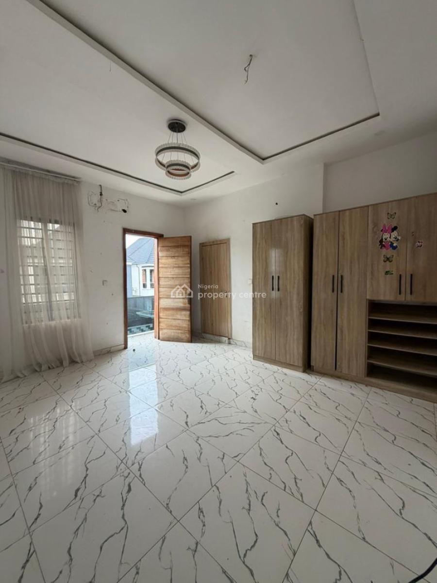 Spacious & Newly Renovated 4 Bedroom Semi-detached, Ikota, Lekki, Lagos, Semi-detached Duplex for Rent