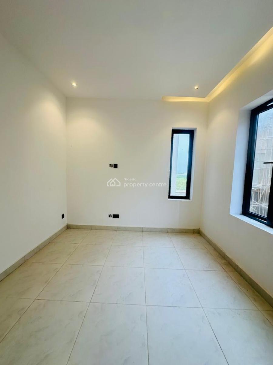 Unfurnished 4 Bedroom Semi Detached Duplex with Bq, Lekki Phase 1, Lekki, Lagos, Semi-detached Duplex for Sale