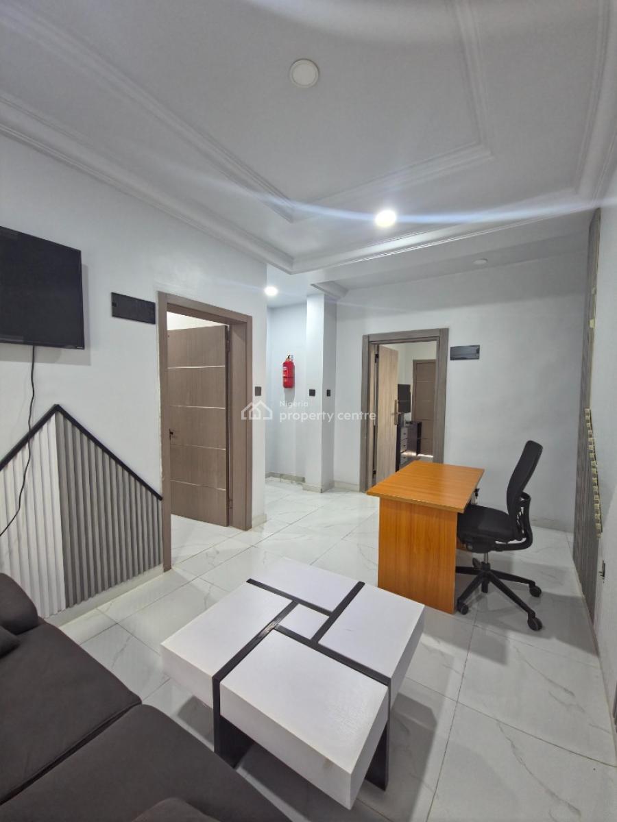 Premium Fully Furnished Office Space, Oladosu Oladipo Close, Around Kolmor Metropolitan College, New Bodija, Ibadan, Oyo, Office Space for Rent