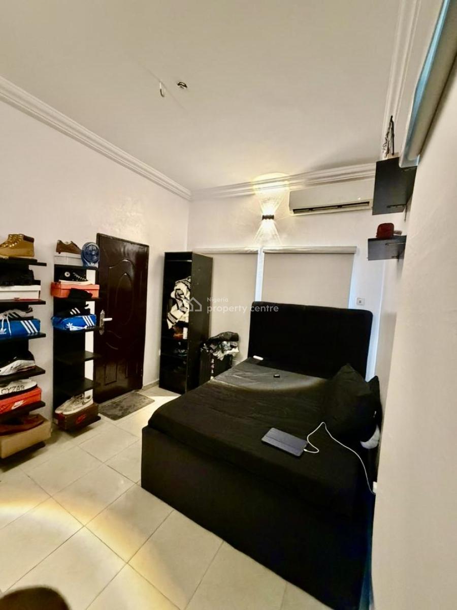 Spacious Upstairs in Secured Estate, Lcc, Lekki, Lagos, Flat / Apartment for Rent