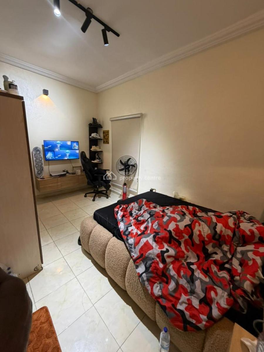 Spacious Upstairs in Secured Estate, Lcc, Lekki, Lagos, Flat / Apartment for Rent