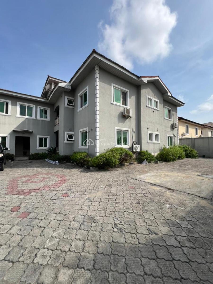 Lovely Spacious 1 Bedroom Apartment with Bq, Lekki Phase 1, Lekki, Lagos, Flat / Apartment for Rent