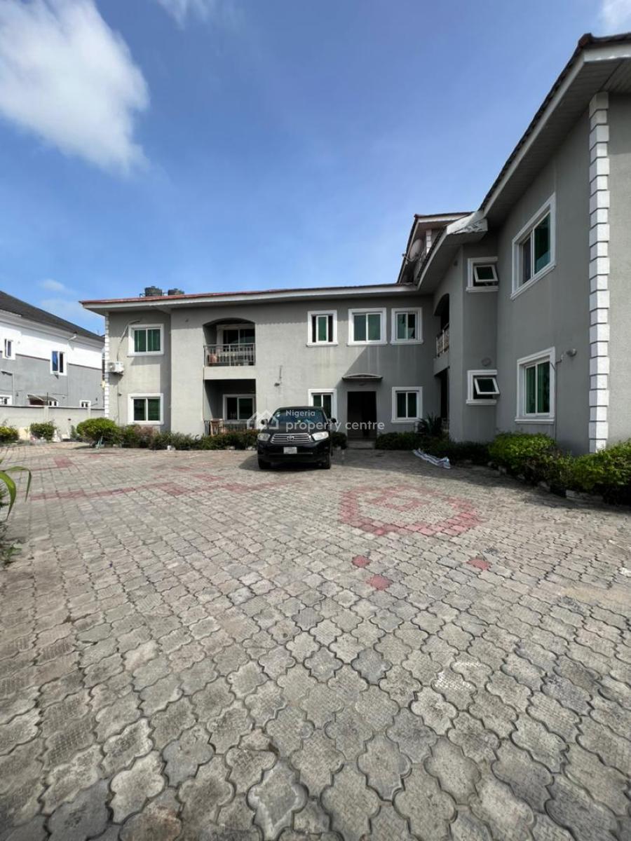 Lovely Spacious 1 Bedroom Apartment with Bq, Lekki Phase 1, Lekki, Lagos, Flat / Apartment for Rent