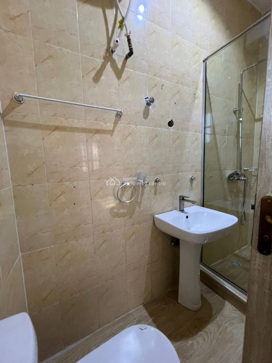 Exquisite Spacious 3 Bedroom Apartment with Bq, Lekki Phase 1, Lekki, Lagos, Flat / Apartment for Rent