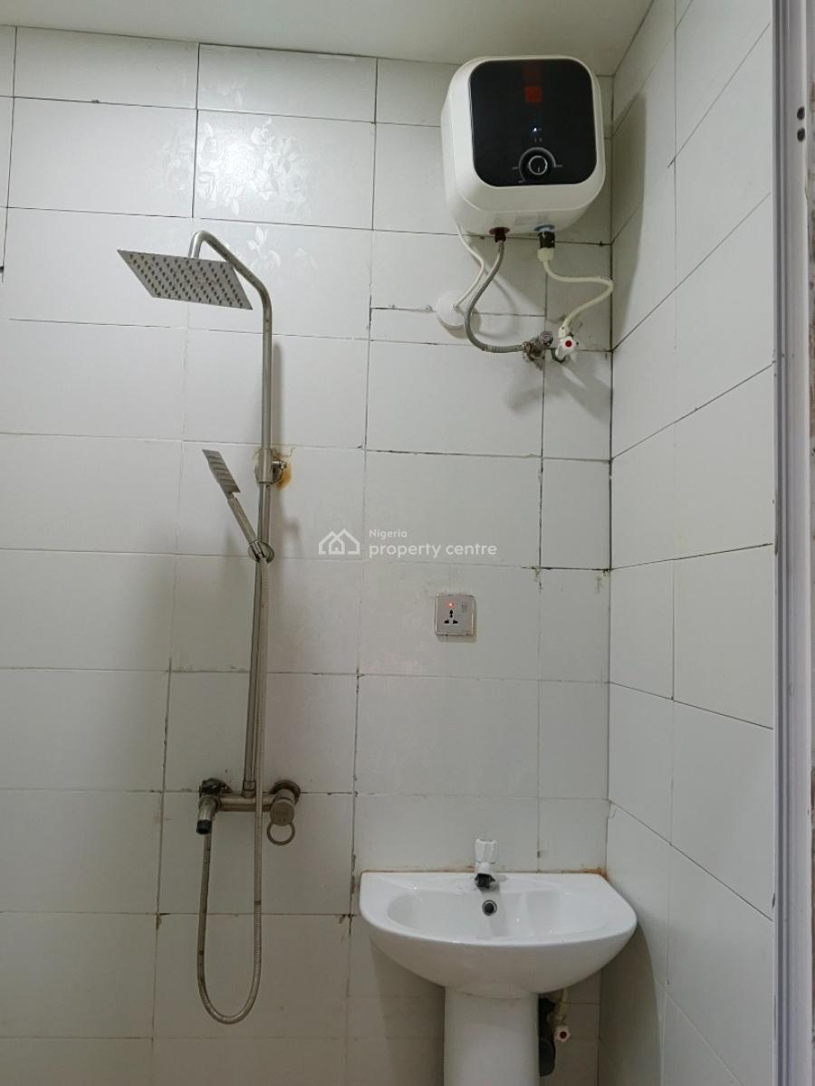 Luxury 2 Bedroom Flat, Ogoyo Estate, Off Mobil Estate, Ilaje, Ajah, Lagos, Flat / Apartment for Rent