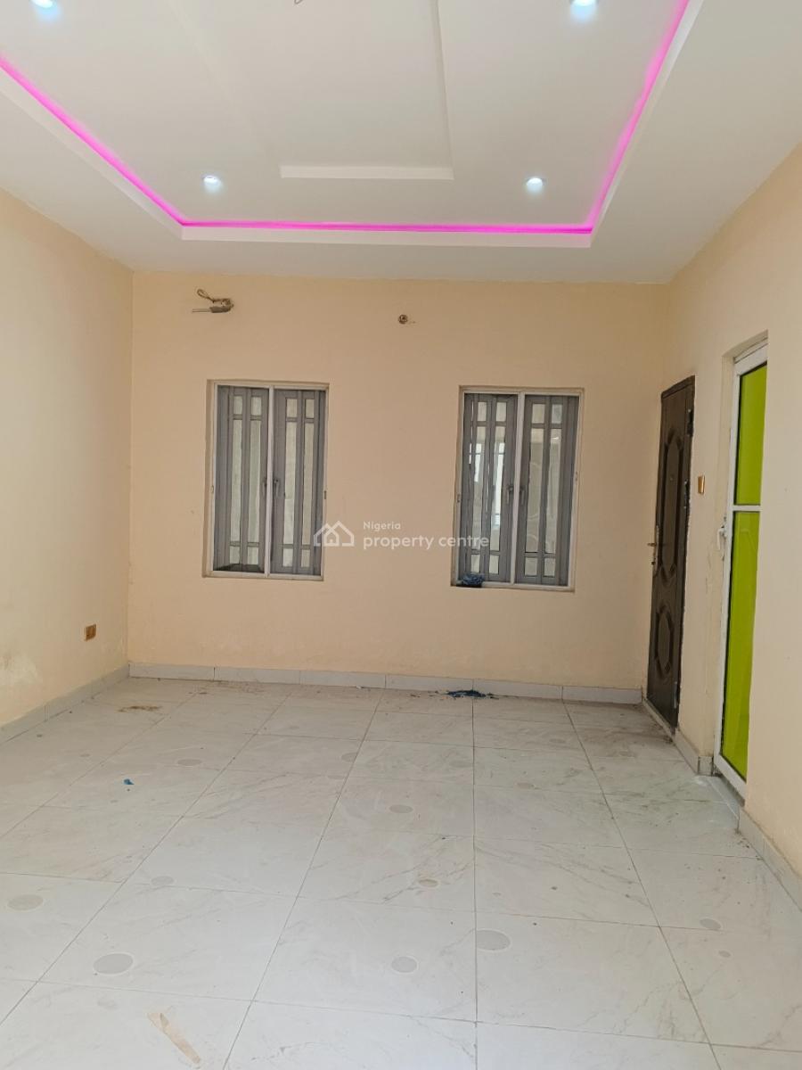 Luxury 2 Bedroom Flat, Ogoyo Estate, Off Mobil Estate, Ilaje, Ajah, Lagos, Flat / Apartment for Rent