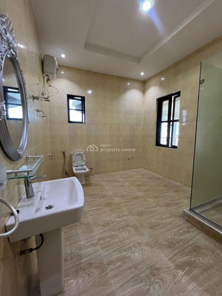 Luxury Spacious 5 Bedroom Penthouse with Bq, Lekki Phase 1, Lekki, Lagos, Flat / Apartment for Rent