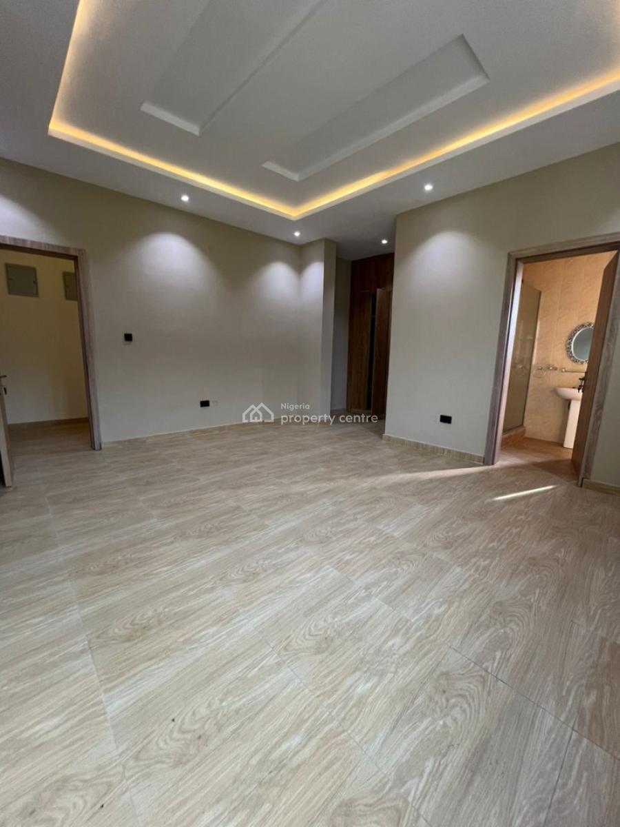 Luxury Spacious 5 Bedroom Penthouse with Bq, Lekki Phase 1, Lekki, Lagos, Flat / Apartment for Rent