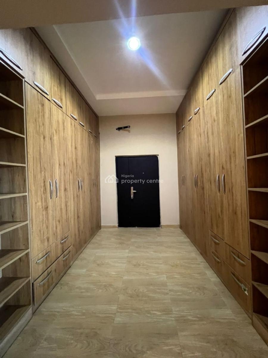 Luxury Spacious 5 Bedroom Penthouse with Bq, Lekki Phase 1, Lekki, Lagos, Flat / Apartment for Rent