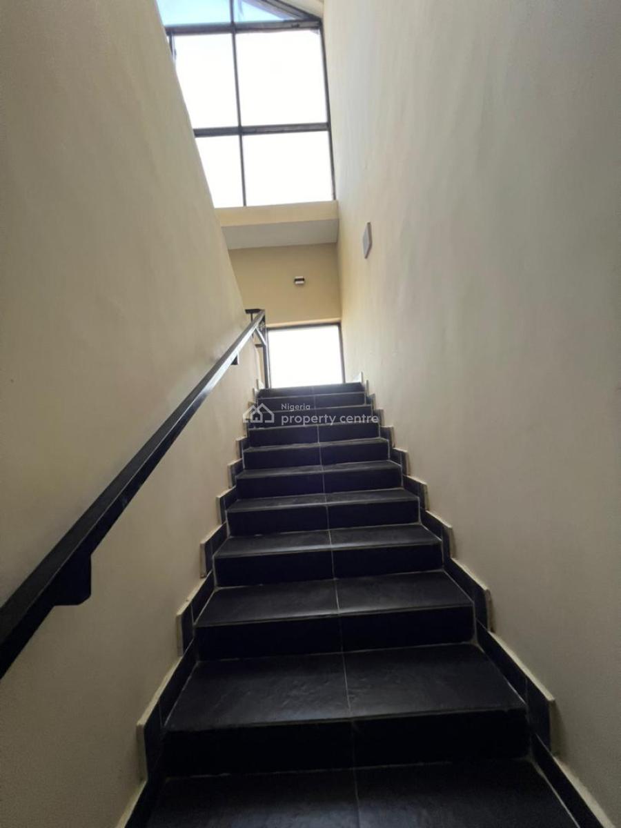 Luxury Spacious 5 Bedroom Penthouse with Bq, Lekki Phase 1, Lekki, Lagos, Flat / Apartment for Rent
