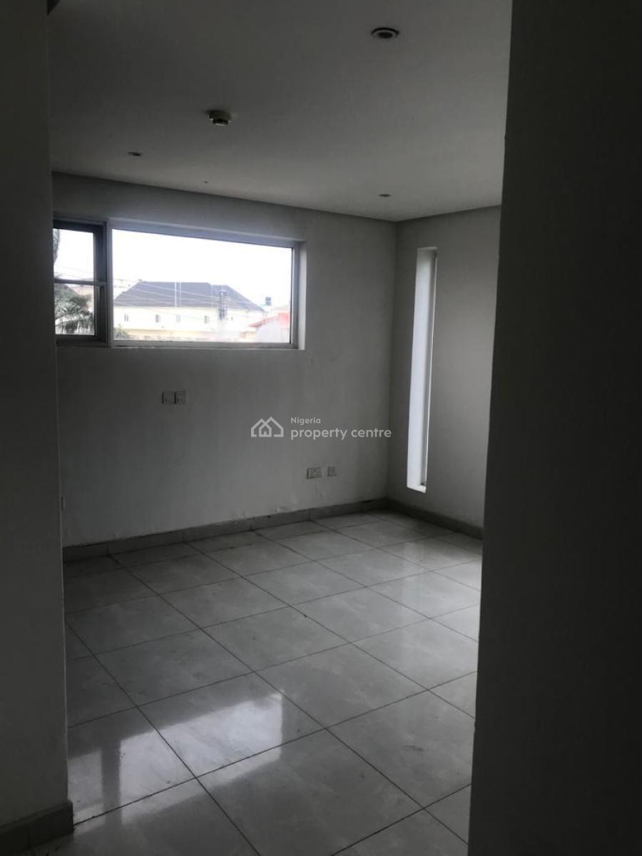 Decent and Spacious 2 Bedroom Apartment, Fully Serviced, in a Secured, Agungi, Lekki, Lagos, Flat / Apartment for Rent