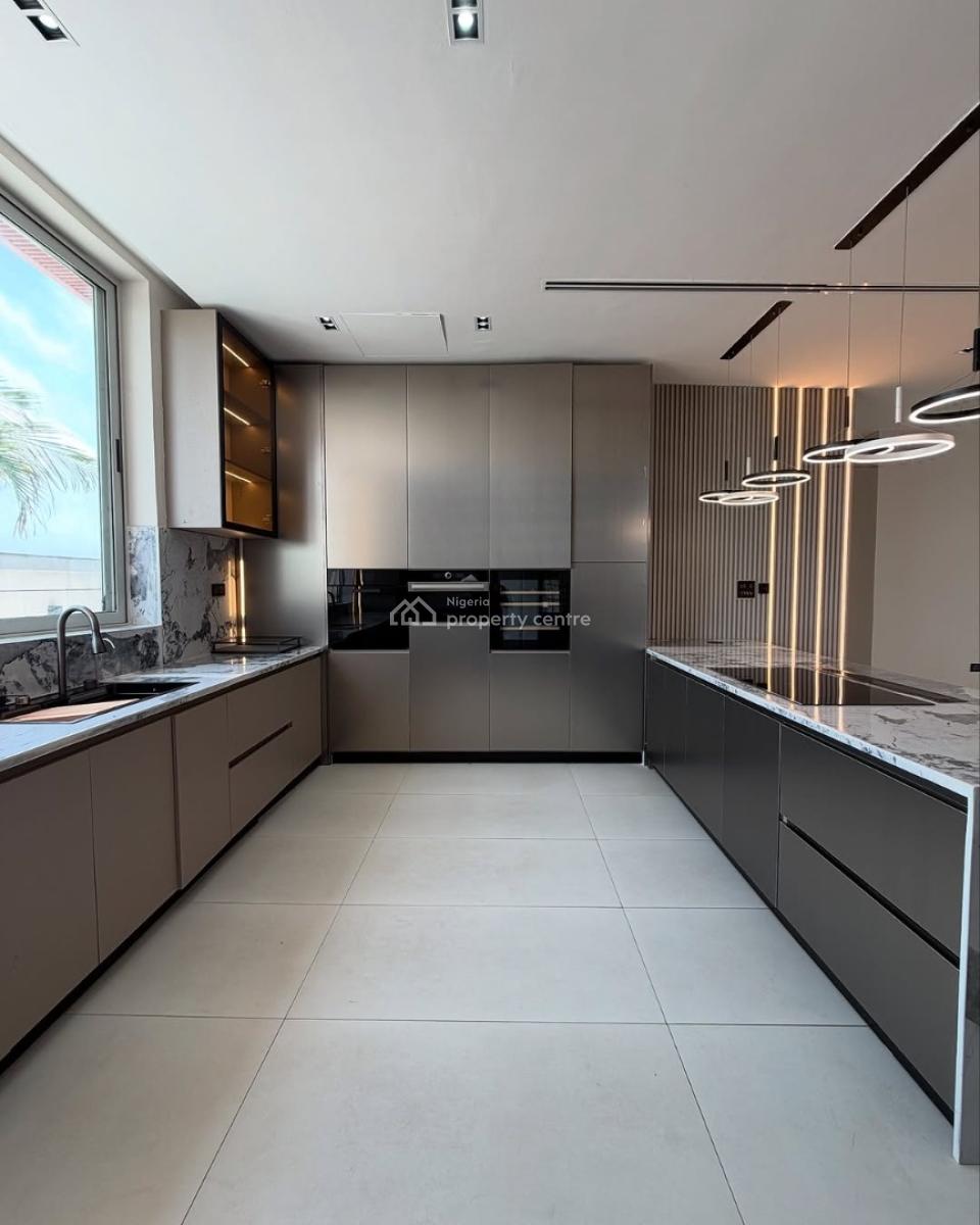 2 Bedroom Penthouse Flat + Swimming Pool, Lekki Phase 1, Lekki, Lagos, Flat / Apartment for Sale