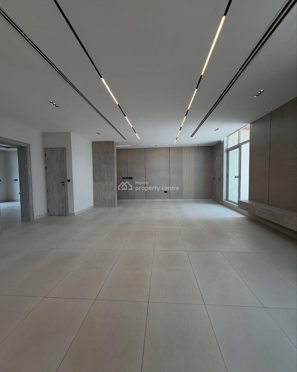 2 Bedroom Penthouse Flat + Swimming Pool, Lekki Phase 1, Lekki, Lagos, Flat / Apartment for Sale
