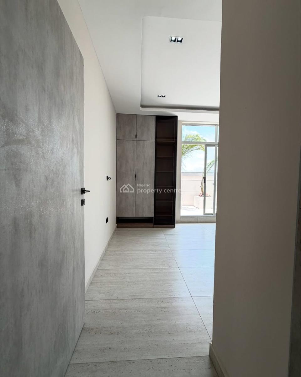 2 Bedroom Penthouse Flat + Swimming Pool, Lekki Phase 1, Lekki, Lagos, Flat / Apartment for Sale