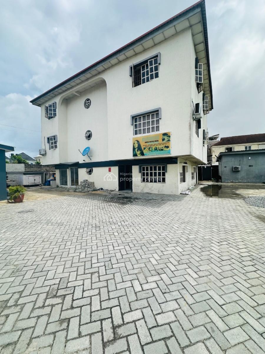 Work Space Measuring 90sqms, Ologolo, Lekki, Lagos, Commercial Property for Rent