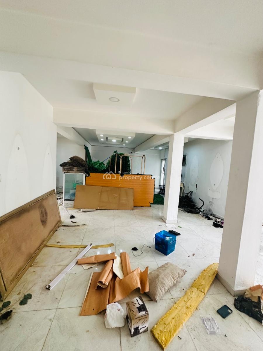 Work Space Measuring 90sqms, Ologolo, Lekki, Lagos, Commercial Property for Rent