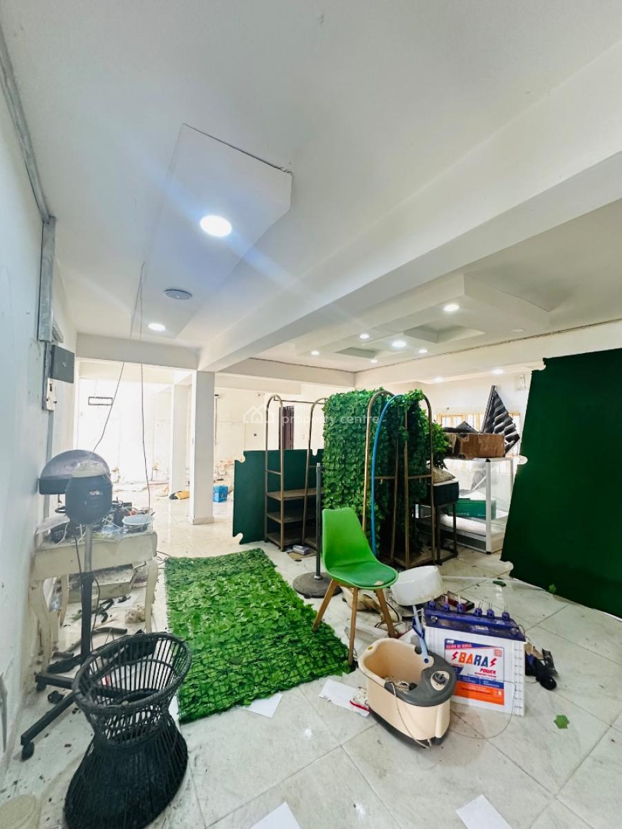 Work Space Measuring 90sqms, Ologolo, Lekki, Lagos, Commercial Property for Rent