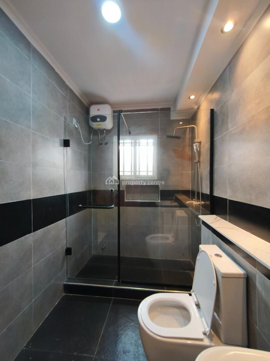 Luxury Serviced 4 Bedroom Maisonette Penthouse Plus Bq, Off Admiralty Road, Lekki, Lagos, Flat / Apartment for Rent