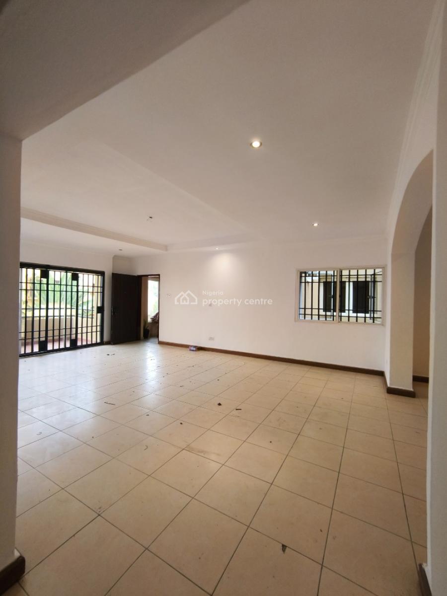 Luxury Serviced 4 Bedroom Maisonette Penthouse Plus Bq, Off Admiralty Road, Lekki, Lagos, Flat / Apartment for Rent