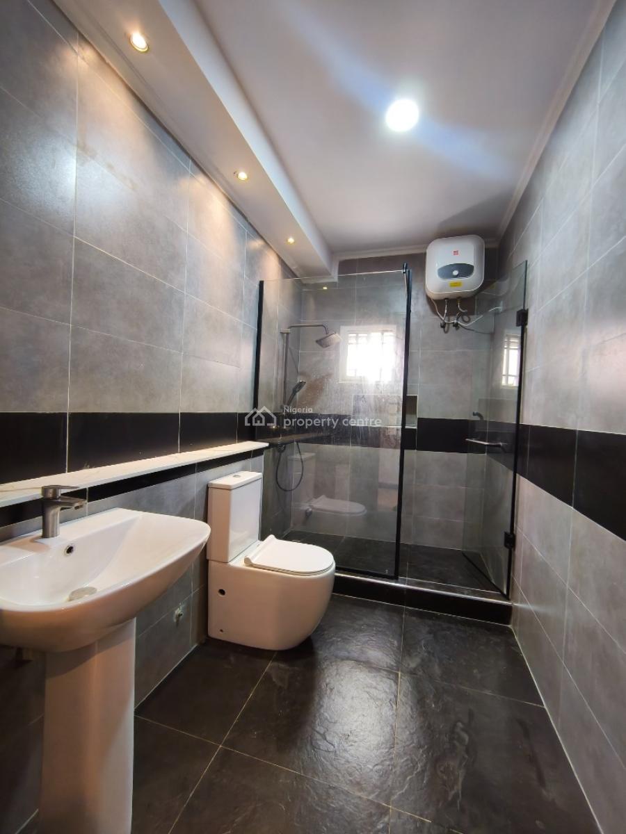 Luxury Serviced 4 Bedroom Maisonette Penthouse Plus Bq, Off Admiralty Road, Lekki, Lagos, Flat / Apartment for Rent